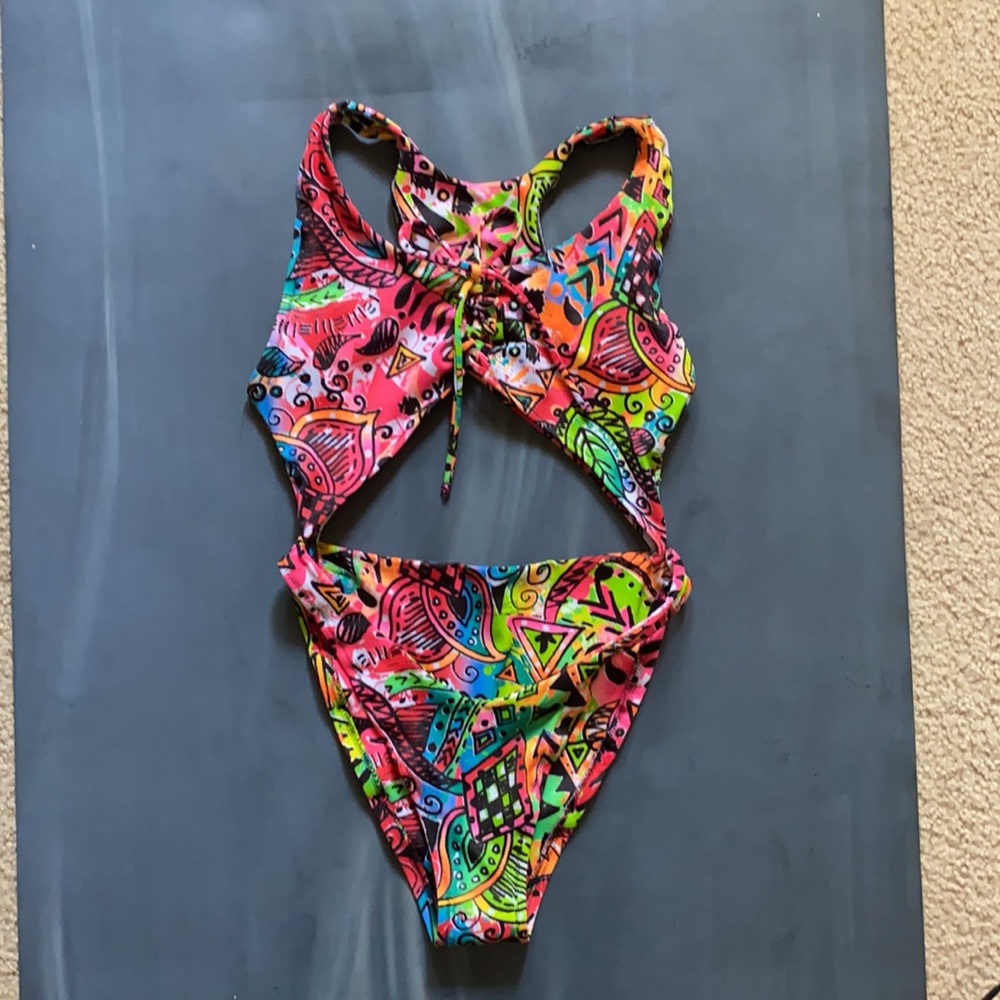Colorful Geometric Cut-Out Monokini One-Piece - Picture 3 of 3